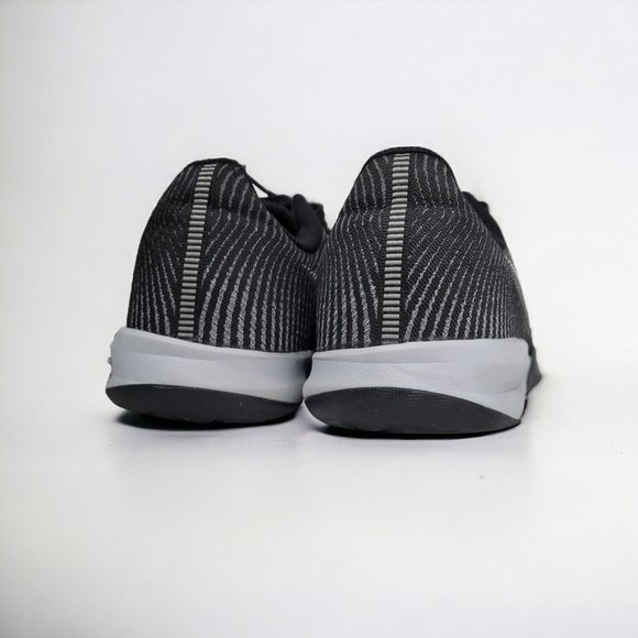 Size 10 - Kobe KB Mentality 2 Men’s 9 Grey Mamba Basketball Shoes main image 3